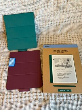 EUC 2024 Kindle Scribe (64 GB) in Jade w/ premium pen and 2 cases.